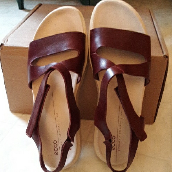 ECCO Like New Sandals - Picture 1 of 6